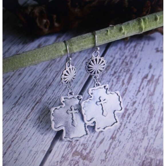 Chunky Cross Silvertone Fashion Earrings Faith Boho Spiritual Gift Rodeo NWT - Picture 4 of 4